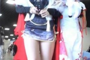 樱花树下,一场大型盛宴正在举行。