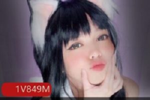 这可能是我见过最漂亮的猫咪,它叫绯红,它有个超高颜值的老婆。