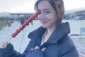 女星李沐宸和“某前男友”微信视频,网友直呼:这前男友太帅了!