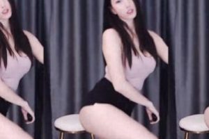 斗鱼小小玉酱私人群热舞,网友:我酸了。