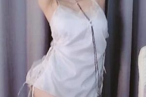 超绝水蛇腰的辣条条,居然被斗鱼女神辣条条撩到了。