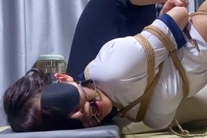 艺术极端：女学生的束缚训练2——SM极限，红印记染上的痛苦