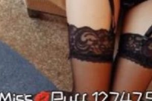 泡芙小姐姐精彩视频合集：网红泡芙小姐姐的迷人外表与活泼性格，收录了多段诱人视频，让你一睹泡芙小姐姐的魅力！