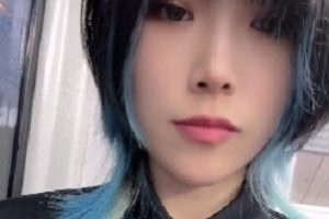 反差光“阴”眼学生妹展示癖小小狗210P53V8.10G百度盘