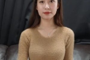 时尚搭配法国花色Fluoxetire包臀裙+棉袜+肉丝百度云资源/百度盘