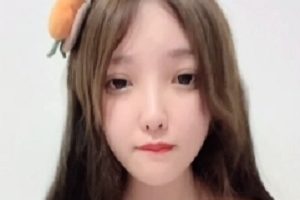 美女诱惑：yin zhi揉搓大白胸前软肉，1V874MB百度盘转载