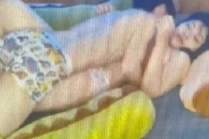 儿子和妈妈玩1v1游戏，220mb，百度下载