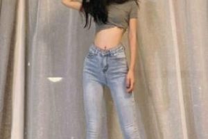 VIVIAN爱丝袜：厨娘大长腿、有毒虎牙人气作品、一线主播PK高跟鞋水管师父！