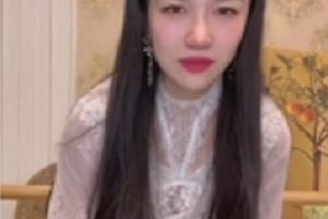 抖音小网红稀有玩法牛仔裤户外喷N原版无水商品63V-2.7G抖音小网红稀有玩法牛仔裤户外喷N原版无水