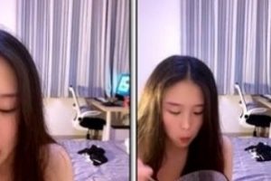 美女主播拉着闺蜜的精选颜值商品