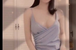 魔鬼身材主播分享七彩糖果微信福利