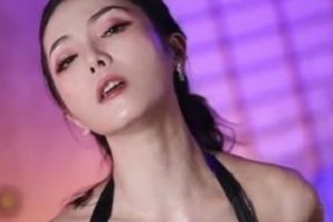 Genie精灵：唯美蝴蝶B，高挑身材，活塞机感觉，20分钟时长，204张图集