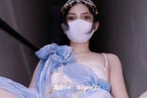 苏浅浅西域舞娘自拍视频，时长4分钟，18张图集，3个小视频