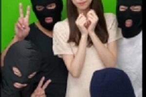 选美大赛中的高个美女遭受了15人的CC，3V-2.5G