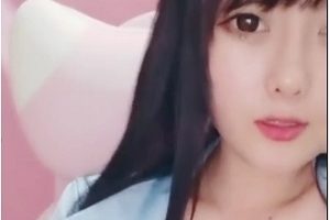 软软小湿妹私人订制视频合集，童颜网红的清新甜美风格让粉丝心动。