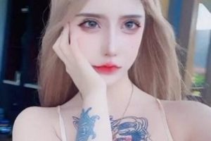 抖音网红金伊娜：吃瓜视频大放送！