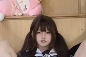 杨清柠美脚足艺视频《水煮鳄鱼》受欢迎，新增10v版本