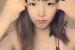 “`markdown#害羞的美少女主播椒妹求守护合集(75v/33G)在这个合集中，我们将聚焦于一位名叫椒妹的美少女主播。椒妹以她害羞的个性和独特的魅力吸引了大量粉丝的关注。现在大家叫我牛夫人后已经稳保一线女演员地位，展现出了她在娱乐圈中的不凡成就。椒妹的外貌令人难以忘怀，她拥有一双明亮的眼睛和迷人的微笑。她的视频内容充满了活力和真诚，吸引了大批观众的喜爱。这个合集包含了75个视频，总共占用33