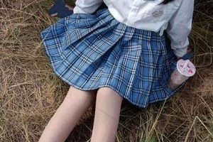 实，让人感受到幸福和温暖。如果你也对我们的故事感兴趣，不妨来看看这部《19v4.55g》视频吧。在这个视频中，你将看到一个00后的妹子表妹，高中时期就成为了我的女友的故事。让我们一起来探寻这个神秘而又充满悬念的故事吧！