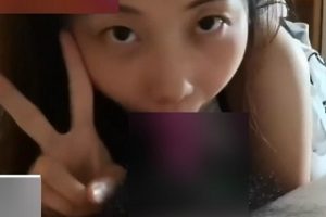 快手甜美孙淼与付晴约会自拍泄密88V66G，家里自拍