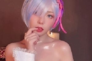 爆机少女喵小吉最新合集8套cosplay9V1G，精彩变身