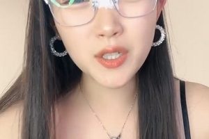 眼镜御姐妹子叭嗦最新合集57V48.6G，精彩对话收藏