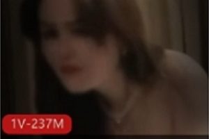 约P大神Looks优质粉嫩大学生最新合集1V0.5G，精选约P视频