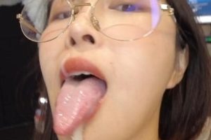 人气泰国眼镜娘deerlong最新合集1V573M，乖巧可爱减压秀