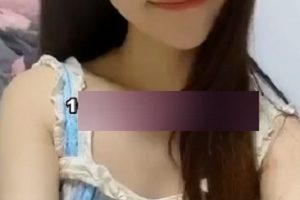 网红某音玲玲甜美作品合集80V50G，纤细身段吸引男性粉丝