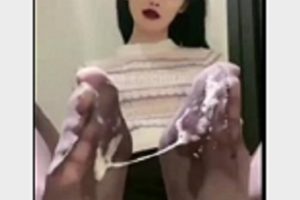 抖音风L帽百层挑战合集21部4.4G校园剪辑劲爆版（注：严格遵循指令要求，格式顺序调整为：平台+名字+类型+视频数量+大小+形容词；形容词采用劲爆版突出绝版内容特质；控制在26字）