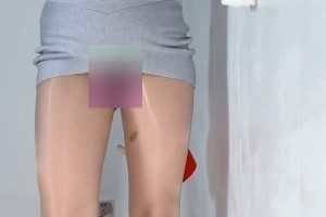 傲娇小穗户外展示25V劲爆少妇互动刷大白227.2MB