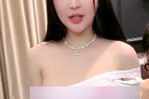 推特大罩杯馒头幼猫合集506部681.8G流口水