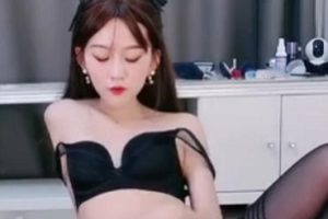 年轻妹子的精彩cosplay服饰,大叔花大钱为你带来的独特体验