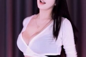 一月辣舞哈莉山峰合集10V3G韩国主播曲线撩人