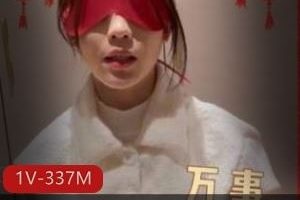 镜前白丝少女被小二先生指教1V337M肤白貌美大长腿