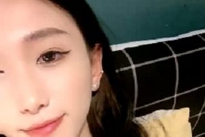某音网红小甜甜超辣手指热舞1V视频347M骚气十足美臀诱人